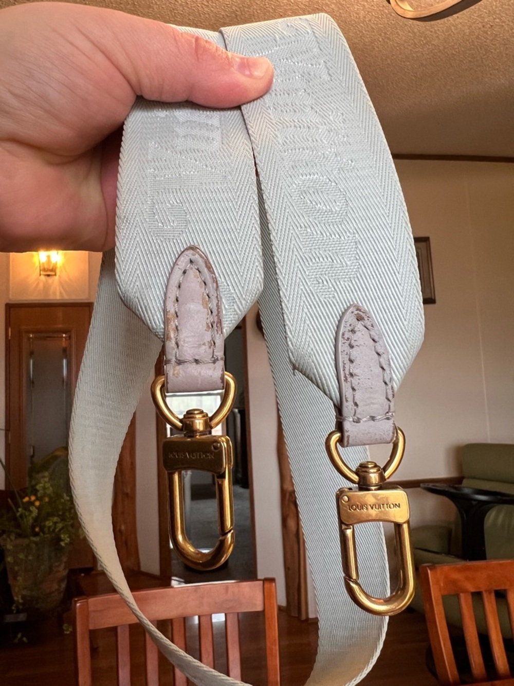 Louis Vuitton Jacquard strap with coin purse - Picture 13 of 17